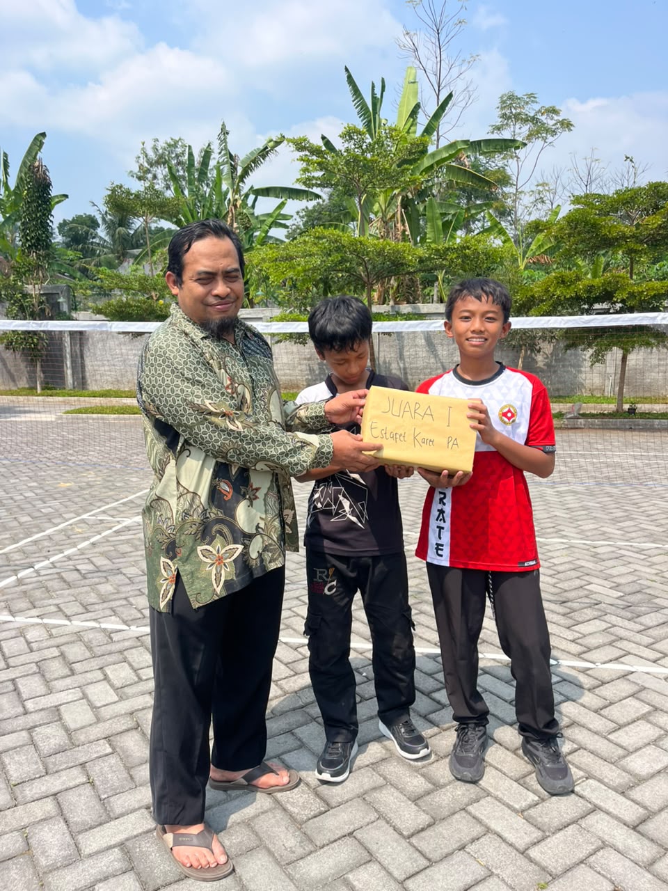 Semarak HUT Ke-81 RI, Santri SMP Unggulan Al Azhariyyah Ikuti Beragam Lomba